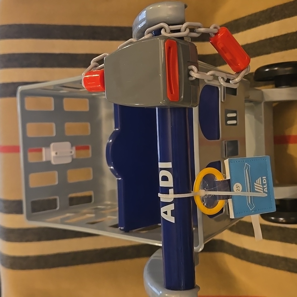 Jakks AldiPlastic  Kids Coin Slot Shopping Cart - Picture 2 of 5